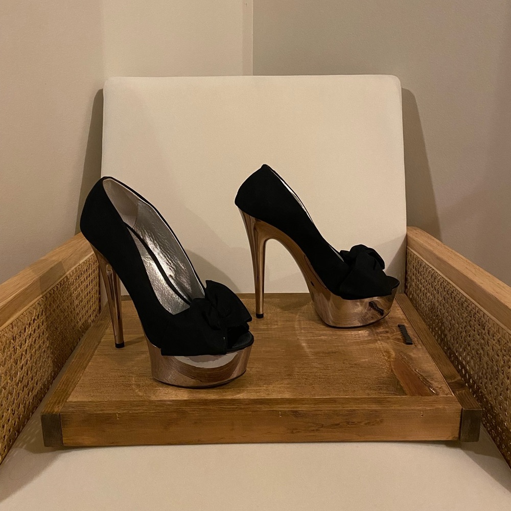 Steve Madden Moscow Black Platform Heels